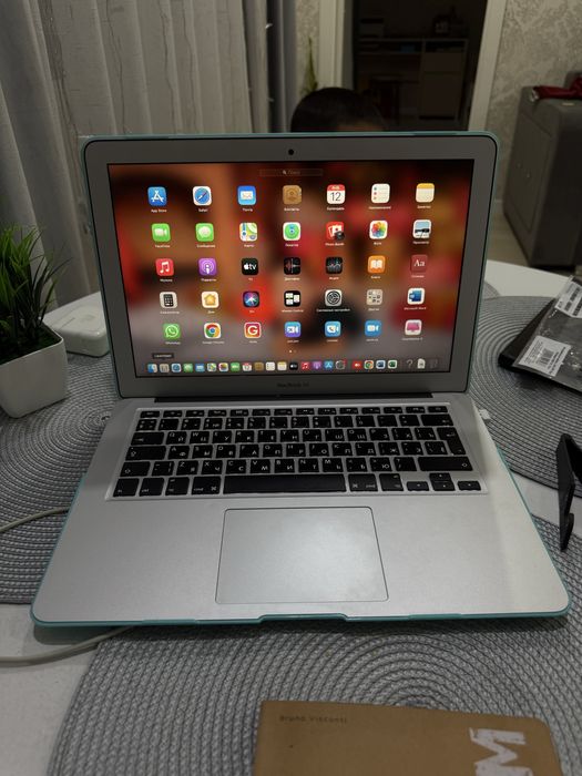 Macbook Air (13-inch, Early 2014)