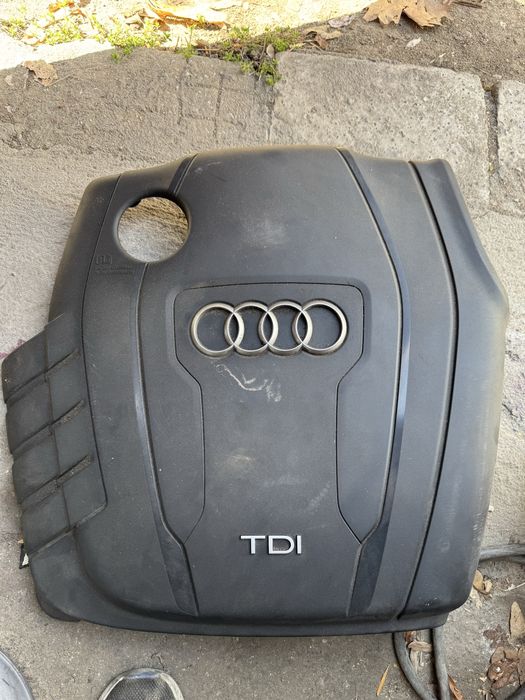 Капак двигател Ауди А4 2013