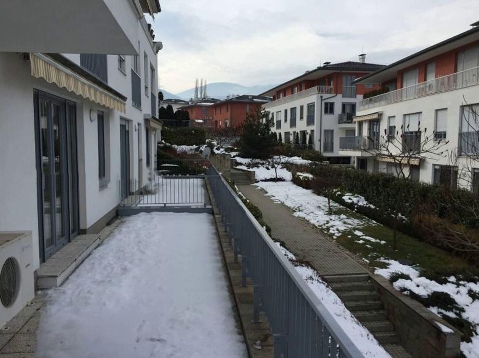 Четиристаен апартамент в ж.к. Малинова долина.