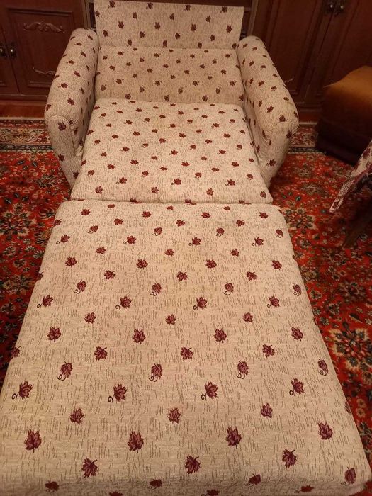 два кресла кровати мягкие