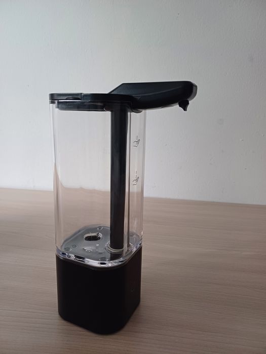 Диспенсер для жидкого мыла