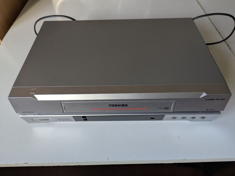 Видеомагнитофон Toshiba. Не воспроизводит.