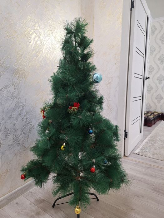 Продам новогоднюю ёлочку