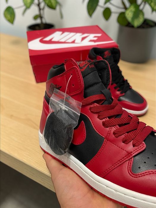 Jordan 1 varsity RED unisex colet cu VERIFICARE!