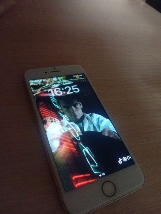 Смартфон iphone 8