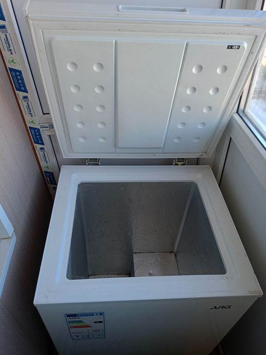 Продам морозильную камеру