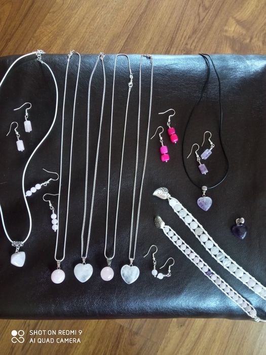 Бижута с камъни естествени