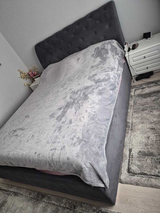 Pat matrimonial 160x200cm cu noptiere incluse