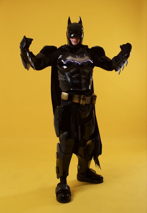 Продается костюм Бэтмэна, Бетмена