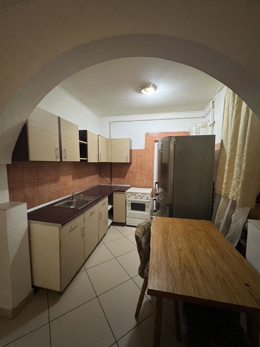 Apartament cu  3 camere
