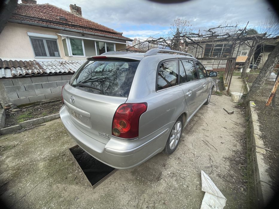 Тойота Авенсис T25 на части