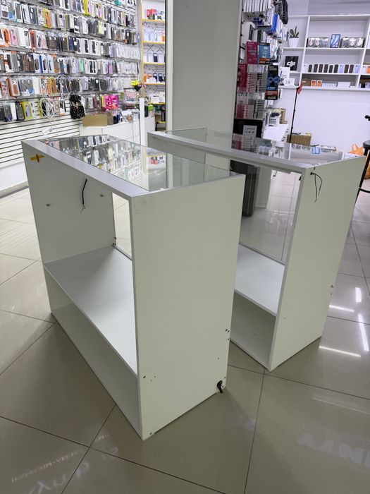 Витрина метр 2 штук по 10.000