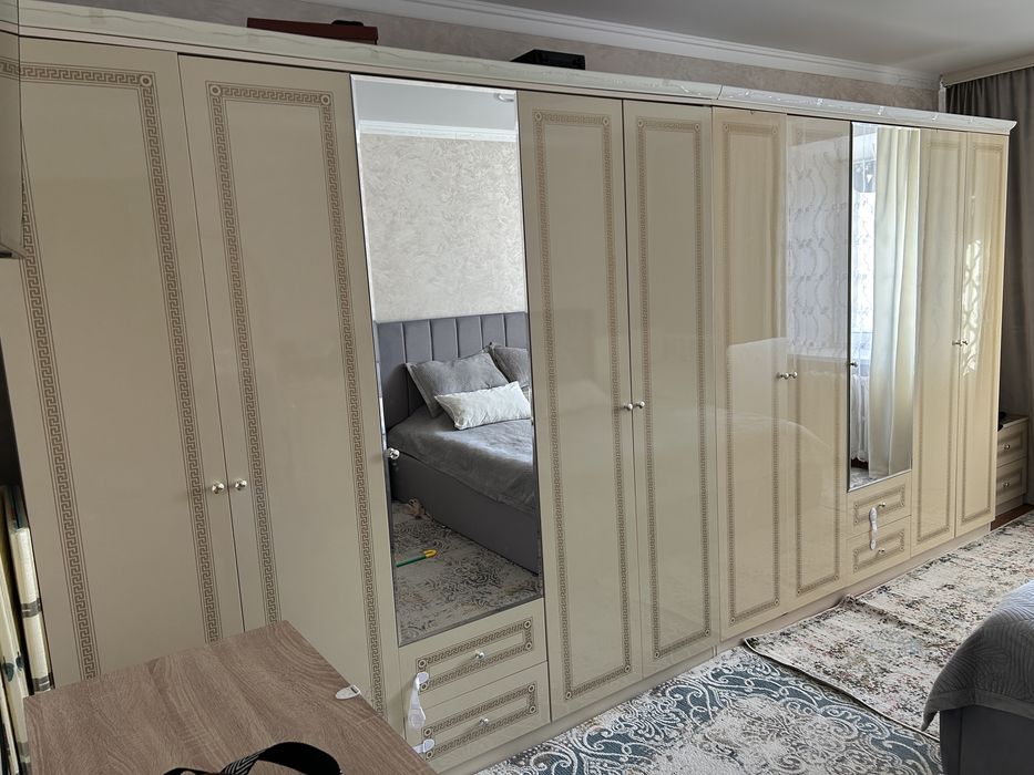 Продам 2 одинаковых шкафа