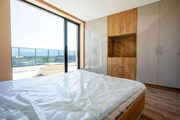 Продава се Тристаен апартамент в Пловдив, Младежки Хълм - 86 кв.м за 3838 €/кв.м - Снимка #1