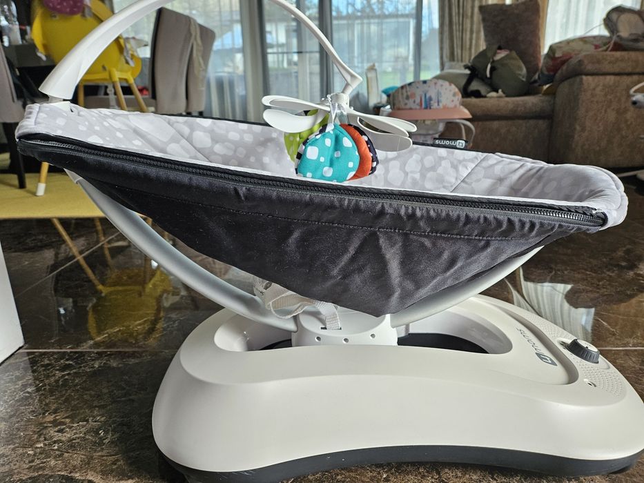 Електрическа люлка 4 moms rockaRoo