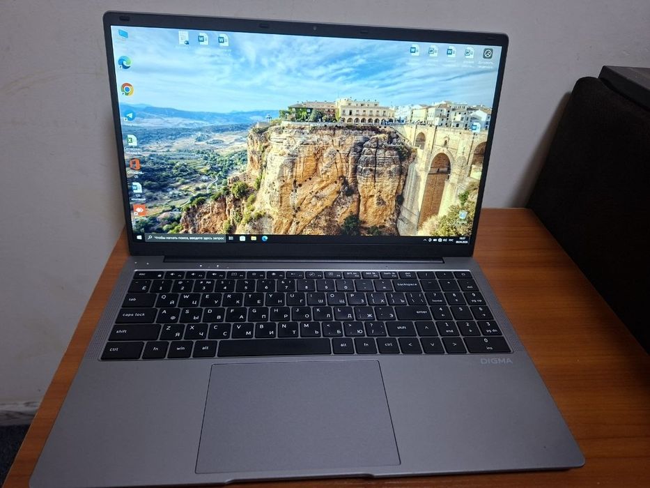 Продам ноутбук Digma срочно