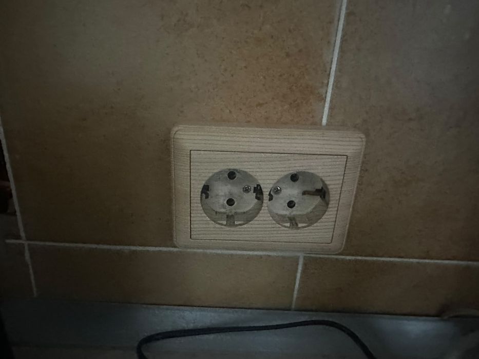 Розетки и выключатели