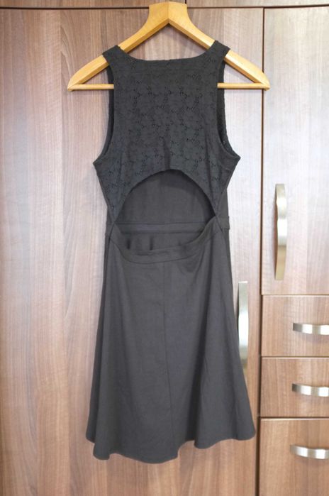 Рокля памук черна, с дантела на гърба и отворена на кръста, нова, М