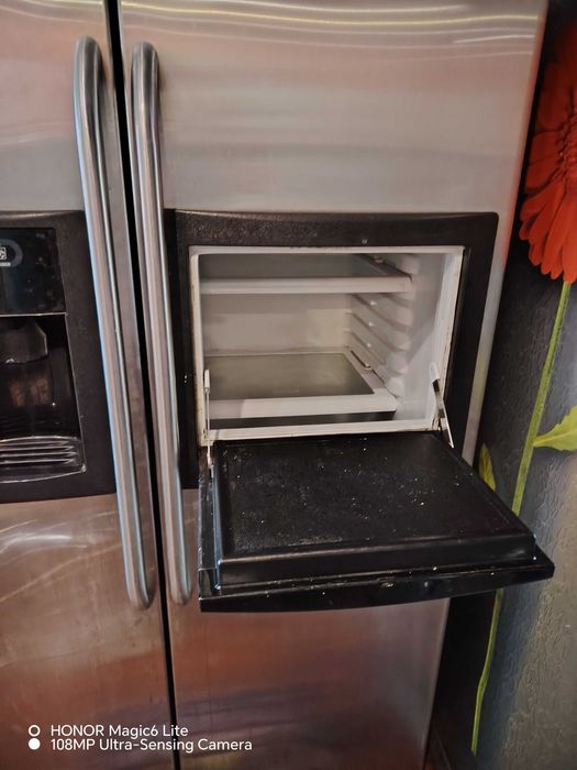 Хладилник Side by side General Electric за части или ползване