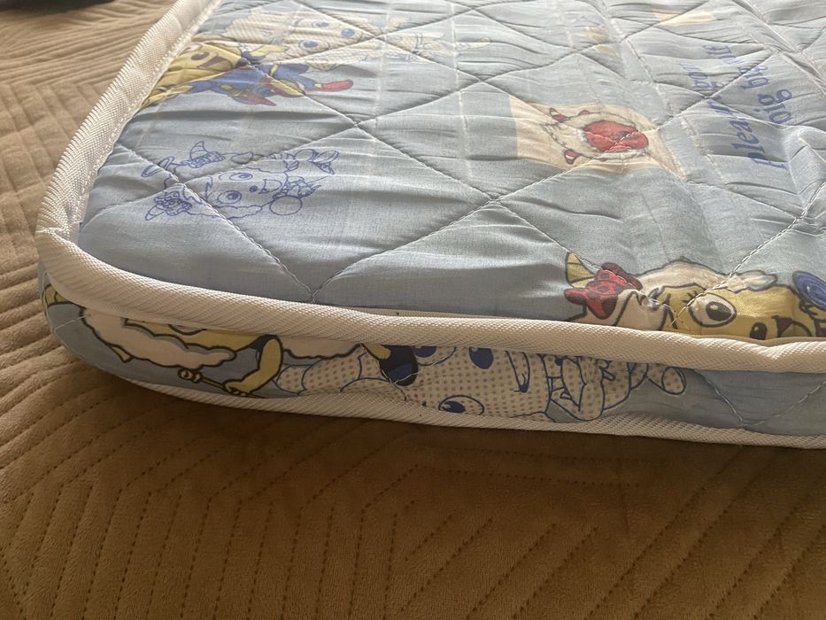 Продам детский матрас для манежа