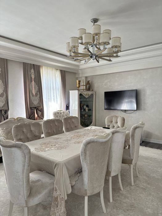 Продается своя 3-х комнатная квартира в центре