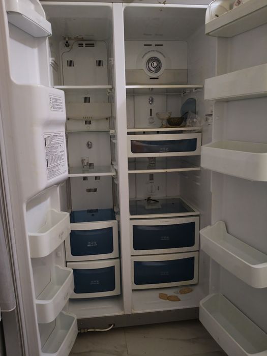 Холодилник в рабочем состояние