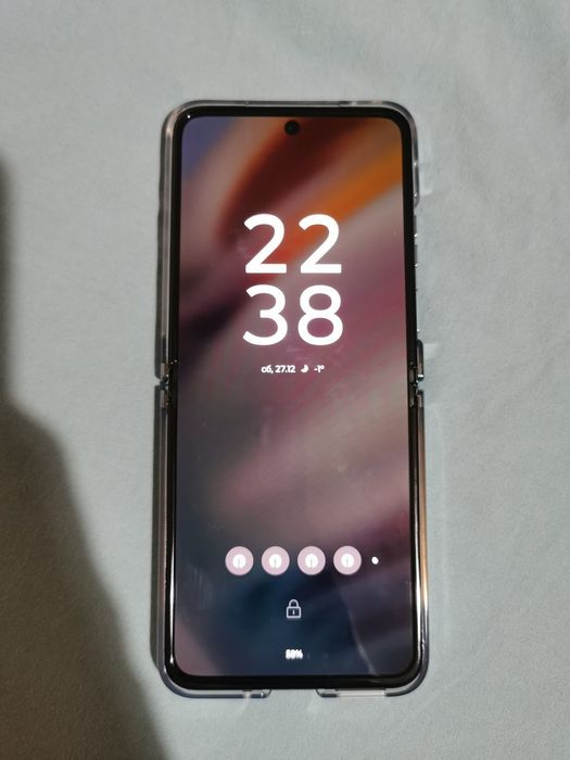 Motorola Razr 40 Ultra като нов