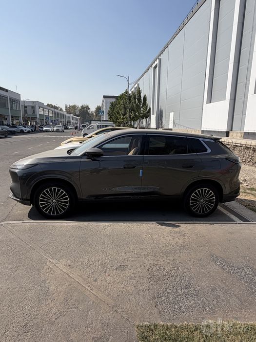 Dongfeng aelus L8 gibrid