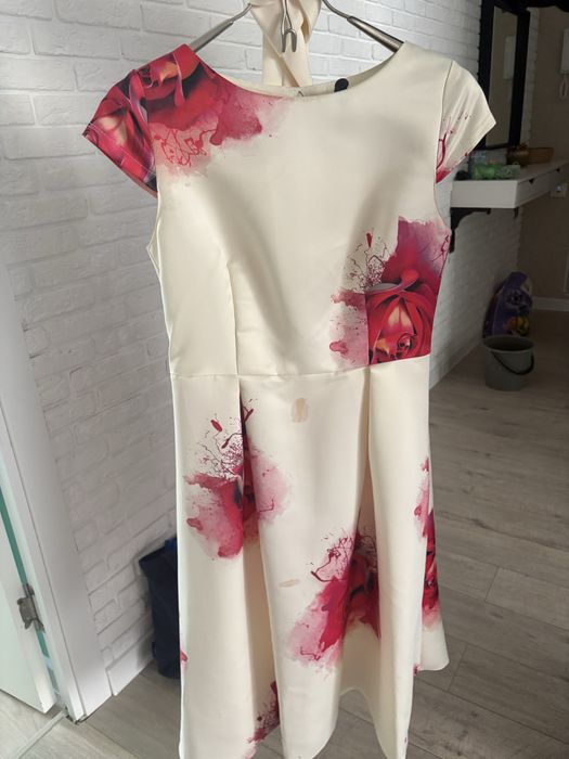 Отдам даром платье,