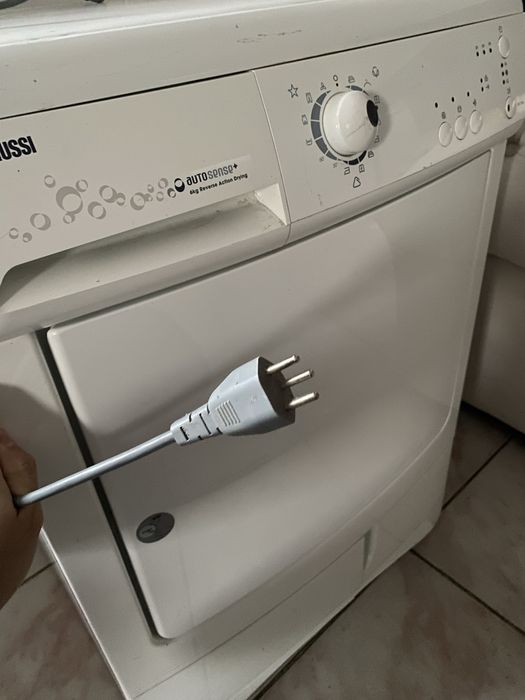 Mașina de uscat rufe Zanussi 6kg