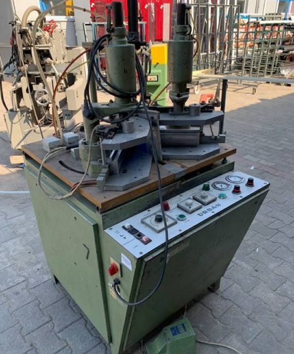 Едноглава залепваща машина URBAN - Германия за дограма