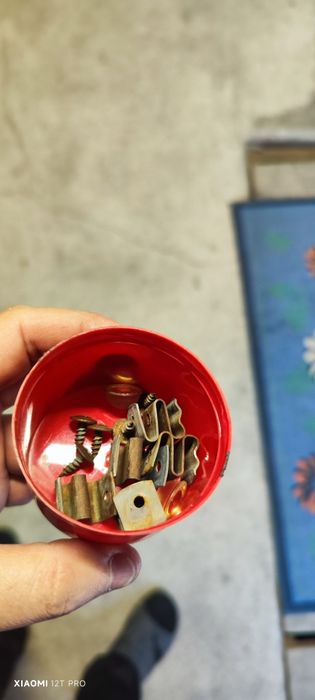 Продам дефлектор капота для Renault Duster