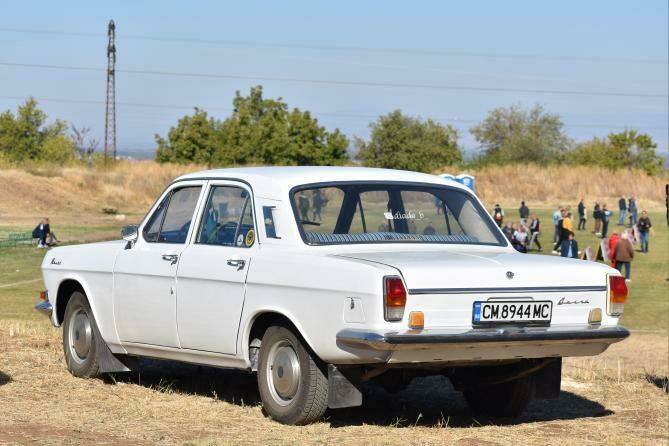 Ретро автомобил Волга Газ 24 под наем