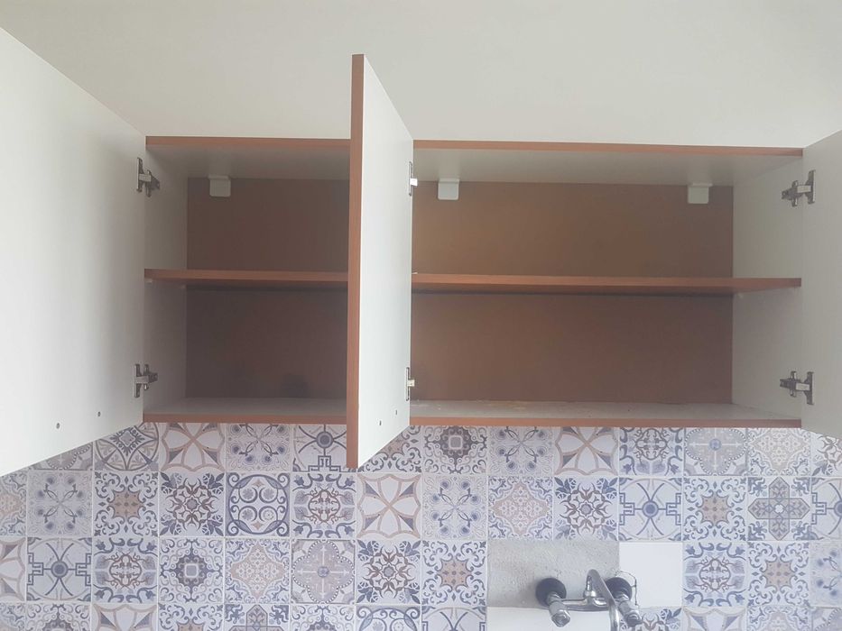 Подарявам мебели