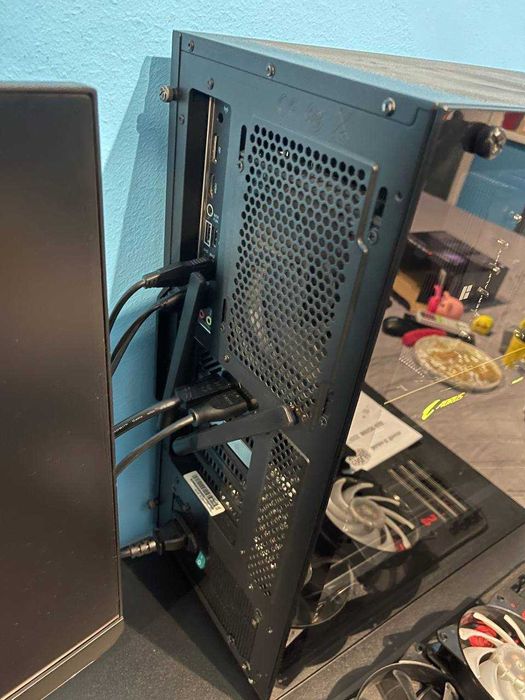 PC кутия Cooler Master MasterBox MB520 RGB – отлично състояние