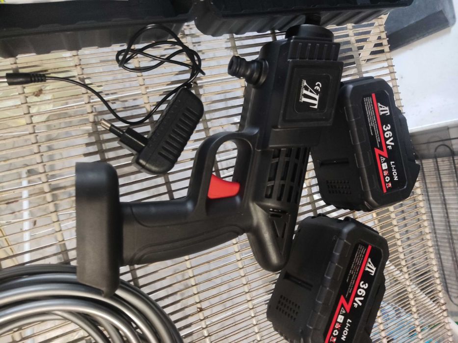 Продавам водоструйка на батерии