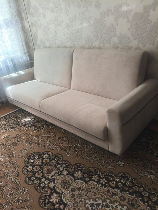 Продам диван почти новый