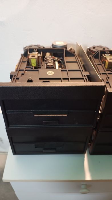 Продавам 8 inch floppy disk drive / 8 инчови флопи дискови устройства