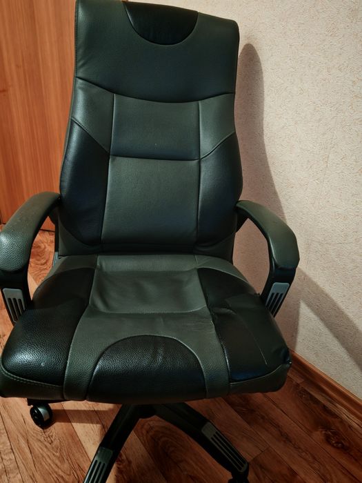 Продам кресло офисное