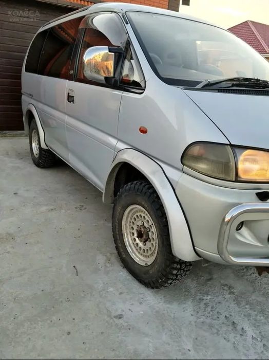 Mitsubishi Delica 1995 года