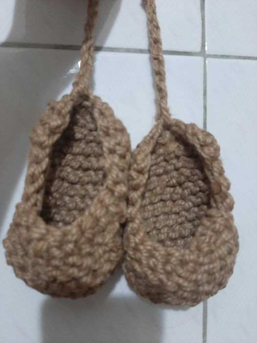 Оберег для дома лапти