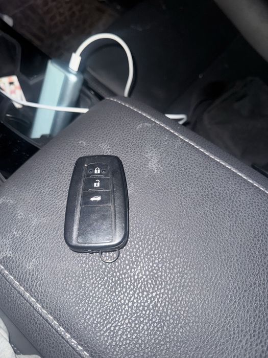 продам ключи camry 70 75