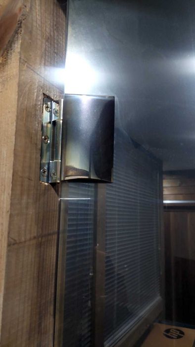 Врати - хол, баня, тераса, стъклена за магазин. Дограма