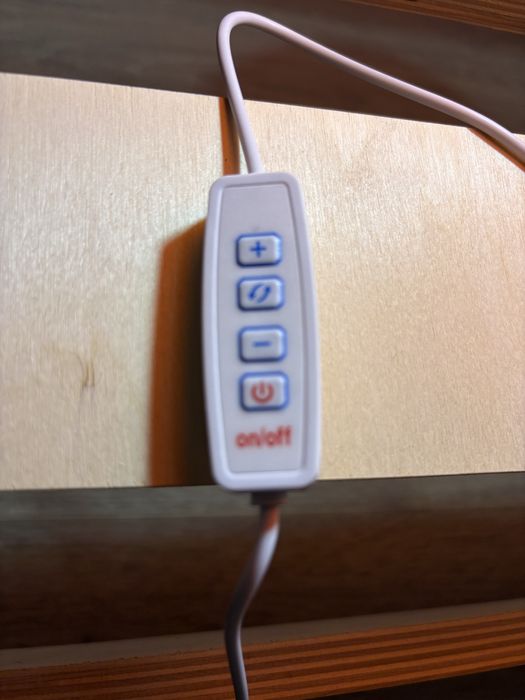 Настольная лампа.