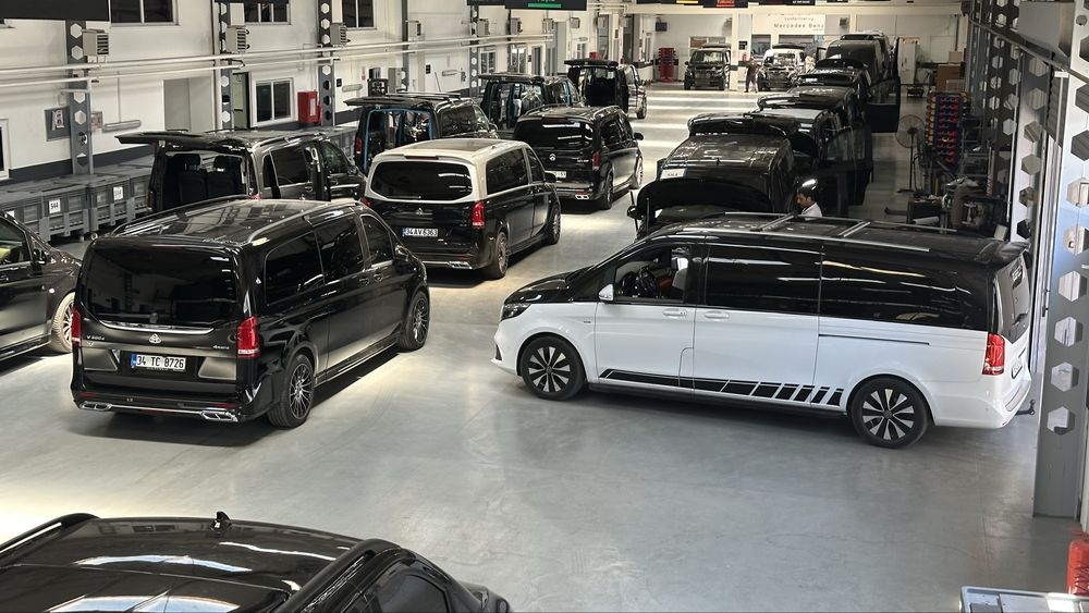 Капак, предна броня, седалки и други части за Mercedes V-Class!