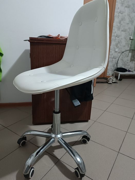 СРОЧНО!Продам кресло на колёсиках