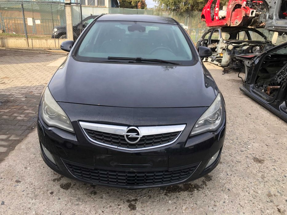 Dezmembram Opel Astra J Hatchback 1.7 CDTI A17DTJ 2009-2015