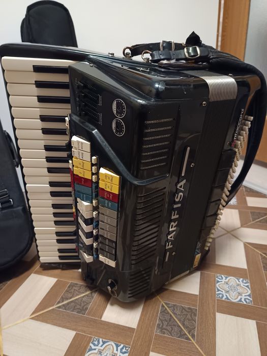 Acordeon farfisa lemn de majon