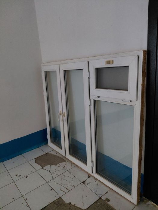 Б/у пластик терезе