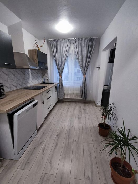 Apartament cu 4 camere